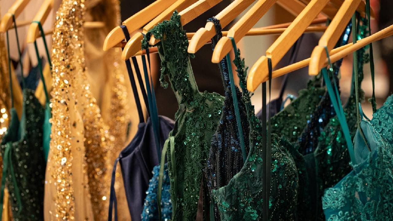 Partywear Fashion 2025: ಇಯರ್ ಎಂಡ್ ಪಾರ್ಟಿವೇರ್ ಆಯ್ಕೆಗೆ 5 ಐಡಿಯಾ - Image 4