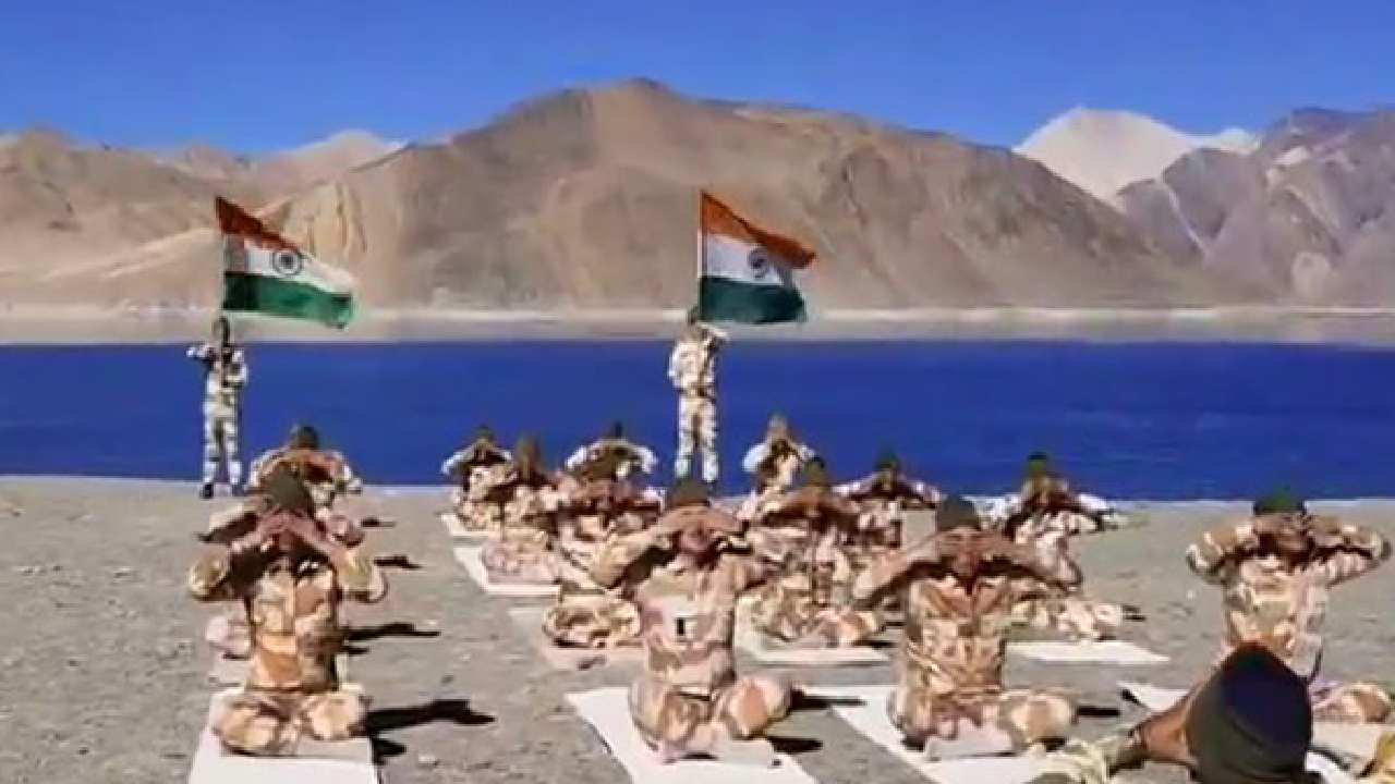 International Yoga Day: International Yoga Day: ಪ್ರಧಾನಿ ಮೋದಿಯಿಂದ ಹಿಡಿದು ಲಂಡನ್ವರೆಗೆ; ದೇಶ ವಿದೇಶದಲ್ಲಿ ಯೋಗ ದಿನಾಚರಣೆ - Image 4