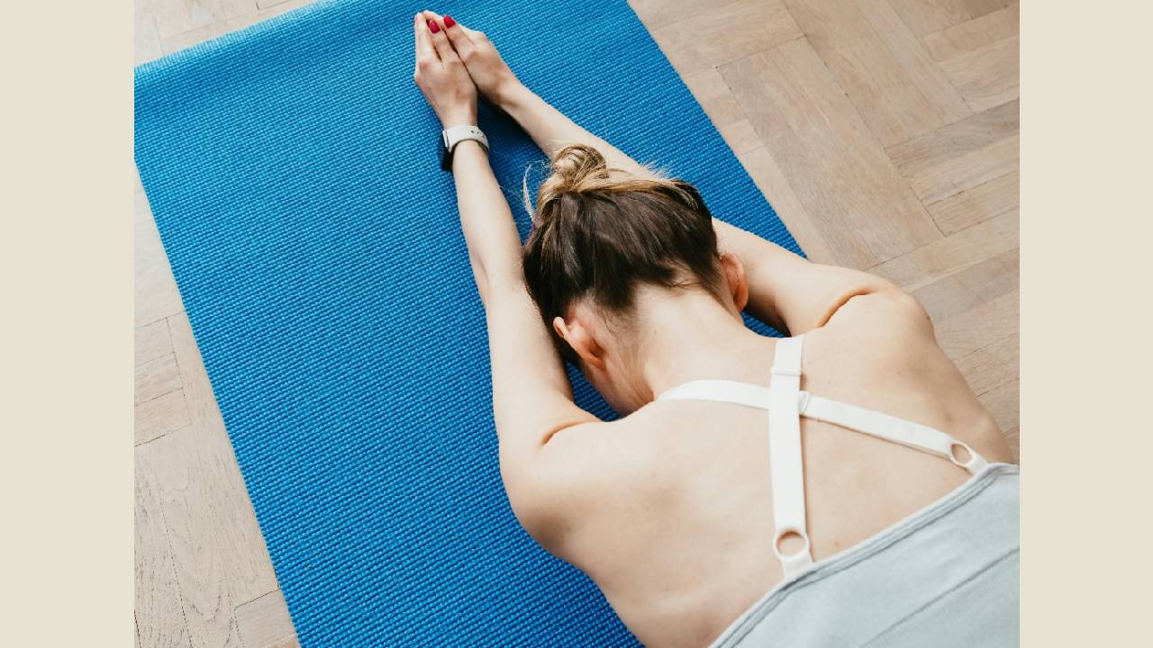 Yoga Hairstyles 2025: ಯೋಗ ಮಾಡುವ ಹುಡುಗಿಯರಿಗಾಗಿ ಕಂಫರ್ಟಬಲ್ ಹೇರ್ಸ್ಟೈಲ್ಸ್ - Image 4