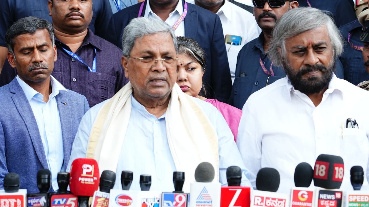 ಸಾಲುಮರದ ತಿಮ್ಮಕ್ಕ ಅಂತಿಮ ದರ್ಶನ ಪಡೆದ ಸಿಎಂ ಸಿದ್ದರಾಮಯ್ಯ