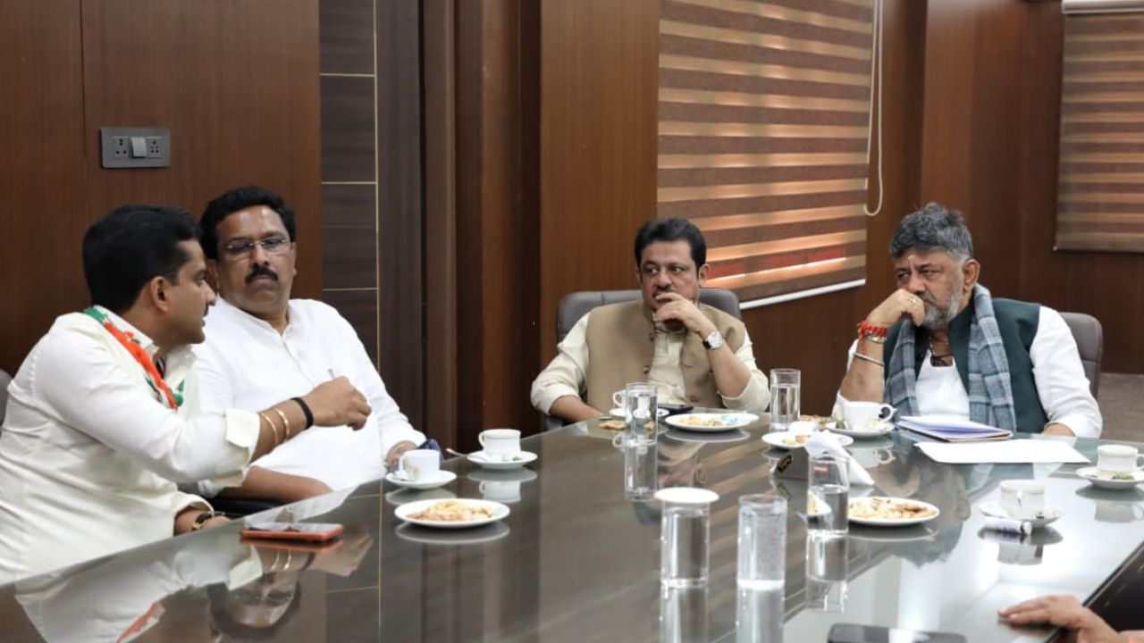 ವಾಲ್ಮೀಕಿ ಬ್ಯಾನರ್ ಕಿತ್ತುಹಾಕಿದ್ದೇ ಬಳ್ಳಾರಿ ದುರ್ಘಟನೆಗೆ ಕಾರಣ: ಕಾಂಗ್ರೆಸ್ ಸತ್ಯಶೋಧನಾ ಸಮಿತಿ ವರದಿ