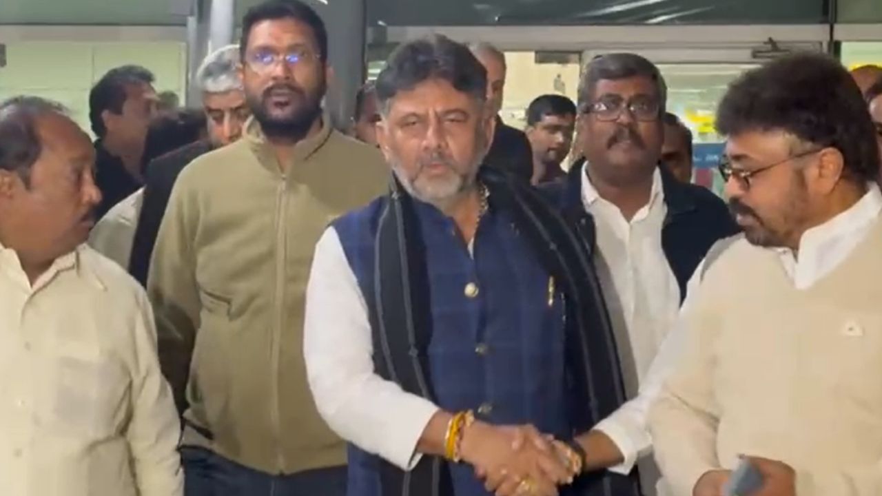 ದೆಹಲಿ ತಲುಪಿದ ಡಿಕೆಶಿ; ಸೋನಿಯಾ ಗಾಂಧಿ ಭೇಟಿ ಬಗ್ಗೆ ಹೇಳಿದ್ದೇನು?