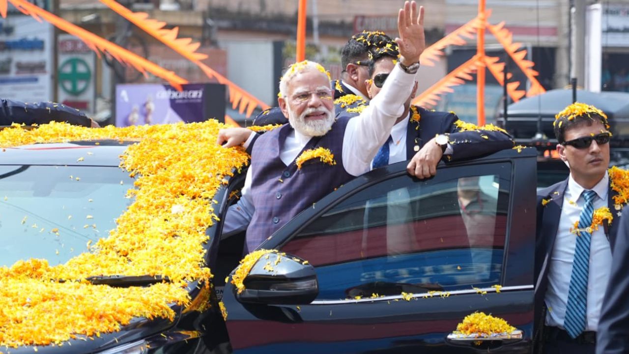 Narendra Modi Udupi Visit: ಉಡುಪಿಯಲ್ಲಿ ʼಲಕ್ಷ ಕಂಠ ಗೀತಾ ಪಾರಾಯಣʼಕ್ಕೆ ಸಾಕ್ಷಿಯಾದ ಪ್ರಧಾನಿ ಮೋದಿ; ಕಾರ್ಯಕ್ರಮದ ಫೋಟೊಗಳು ಇಲ್ಲಿವೆ - Image 1