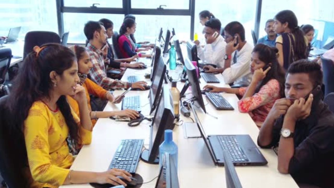 ಸಭ್ಯ ಉಡುಗೆ, ಸಮಯಪಾಲನೆ ಕಡ್ಡಾಯ: ಸರ್ಕಾರಿ ನೌಕರರಿಗೆ ಕಠಿಣ ನಿಯಮ ಜಾರಿ