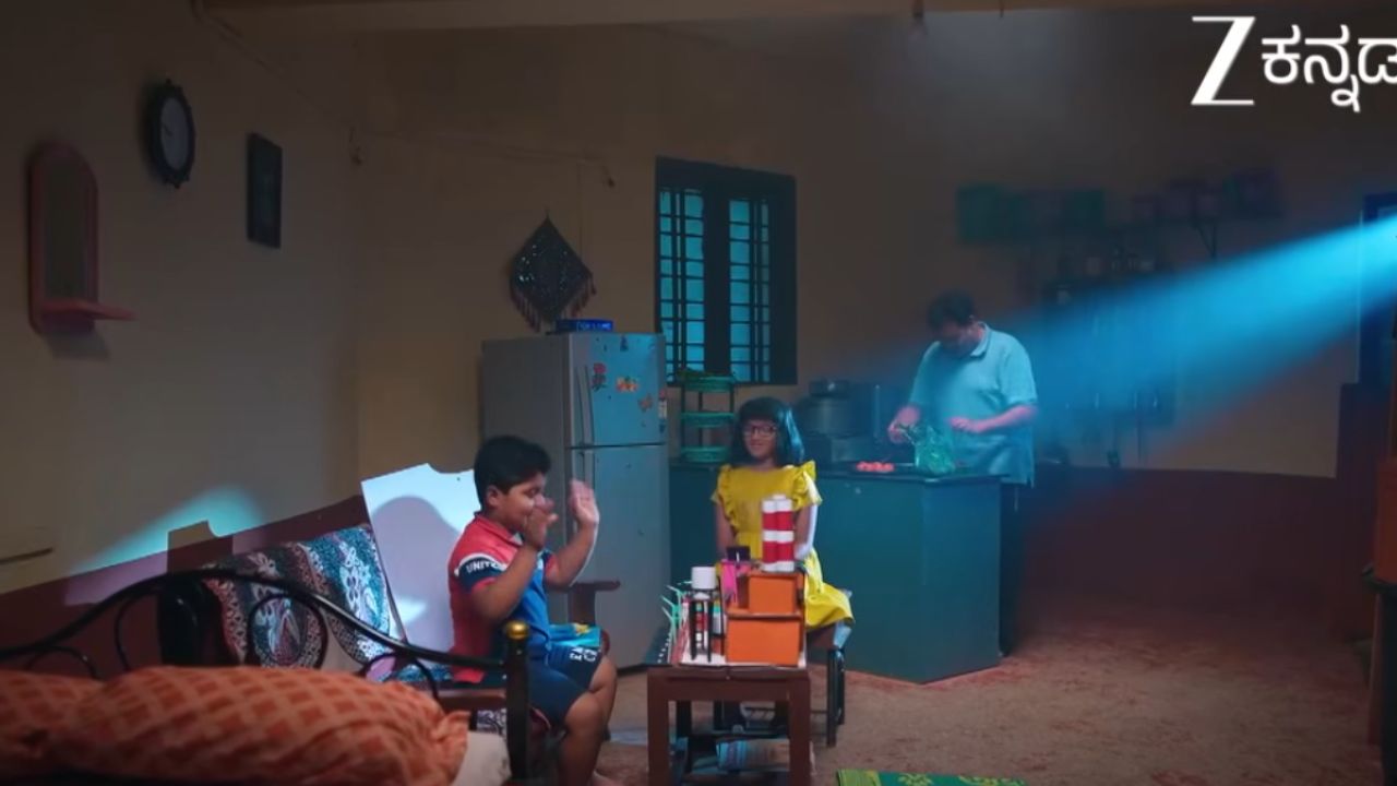 Amruthadhaare Serial: ಮಿಂಚು, ಅಪ್ಪು ಜೊತೆ ಮಗು ಆದ ಗೌತಮ್‌ ! ಆಕಾಶ್‌ಗೆ 'ಅಪ್ಪ' ಅಂದ್ರೆನೇ ಆಕಾಶ - Image 1