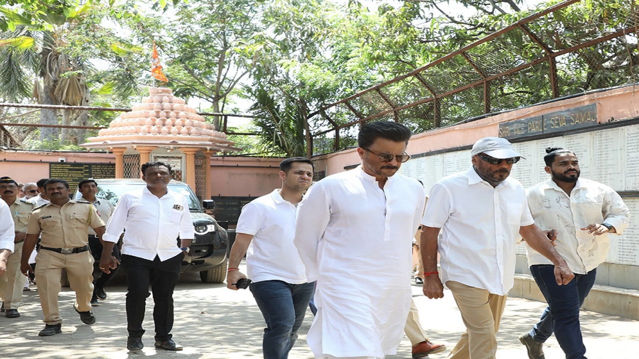 Nirmal Kapoor: ನಟ ಅನಿಲ್ ಕಪೂರ್ ತಾಯಿಯ ಅಂತಿಮ ದರ್ಶನಕ್ಕೆ ಆಗಮಿಸಿದ ಬಾಲಿವುಡ್ ಗಣ್ಯರು - Image 6