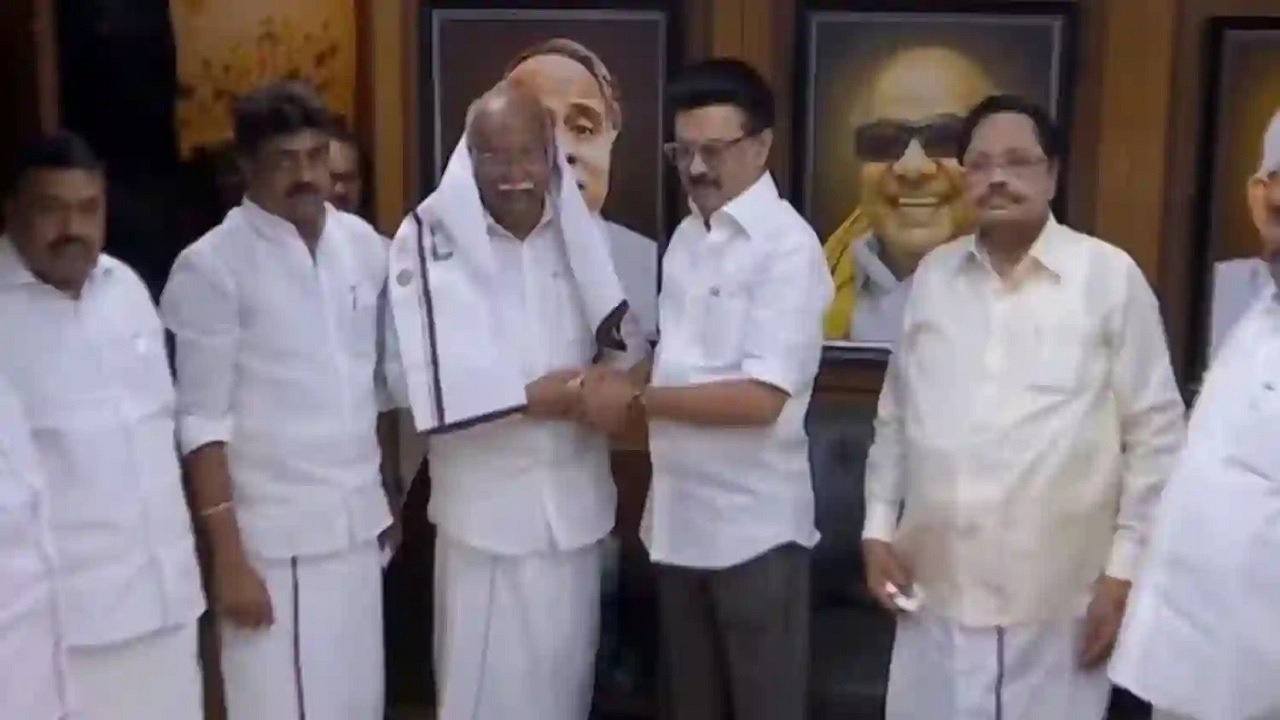 ಅನ್ವರ್ ರಾಜಾ ಡಿಎಂಕೆಗೆ ಸೇರ್ಪಡೆ