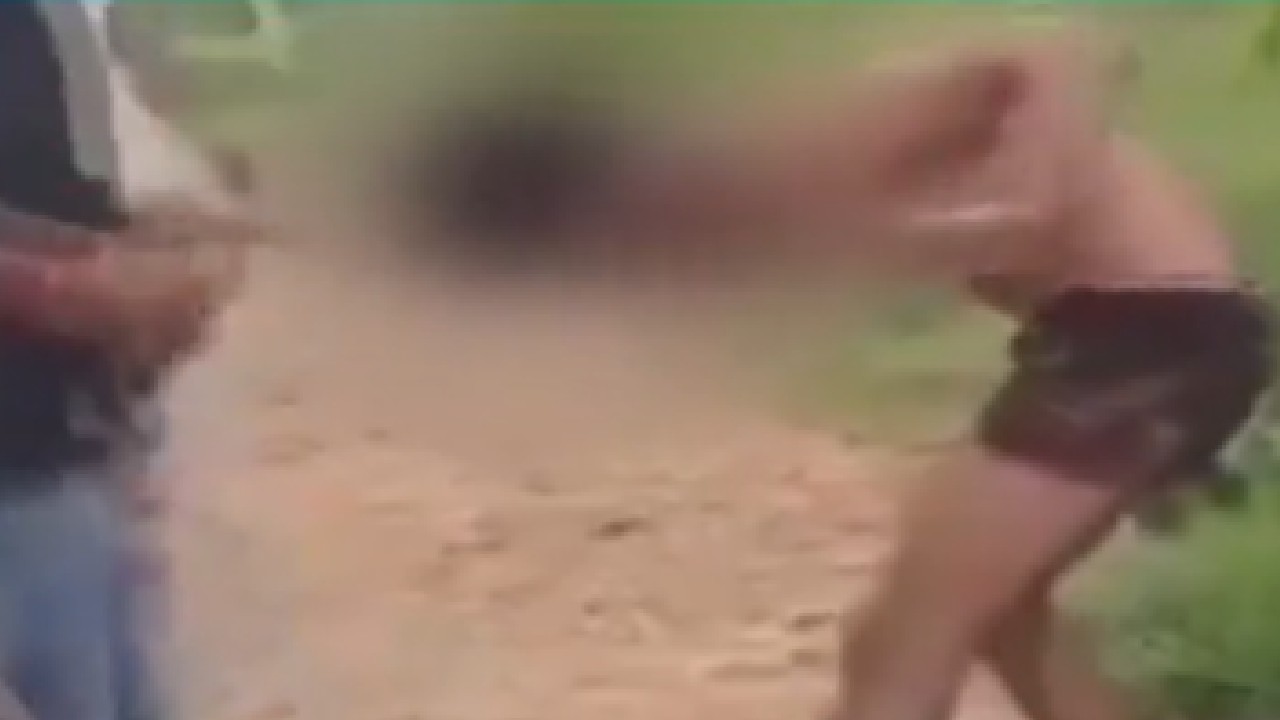 Assault Case: ಯುವತಿಗೆ ಮೆಸೇಜ್;‌ ಯುವಕನ ಬಟ್ಟೆ ಬಿಚ್ಚಿಸಿ, ಮರ್ಮಾಂಗಕ್ಕೆ ಒದ್ದು ರೇಣುಕಾಸ್ವಾಮಿ ಕೇಸ್‌ ಮಾದರಿಯಲ್ಲಿ ಹಲ್ಲೆ