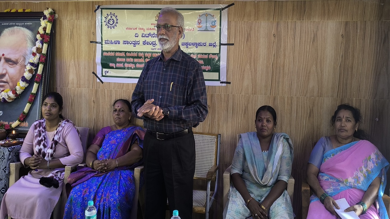 Bagepally News: ಮಹಿಳೆಯರ ಮೇಲಿನ ಲೈಂಗಿಕ ದೌರ್ಜನ್ಯ ತಡೆ ಕಾಯ್ದೆ ಸಮರ್ಪಕ ಅನುಷ್ಠಾನಕ್ಕೆ ತರಲು ಆಂತರಿಕ ದೂರು ಸಮಿತಿ ಕಡ್ಡಾಯ:-ಎ.ಜಿ.ಸುಧಾಕರ್