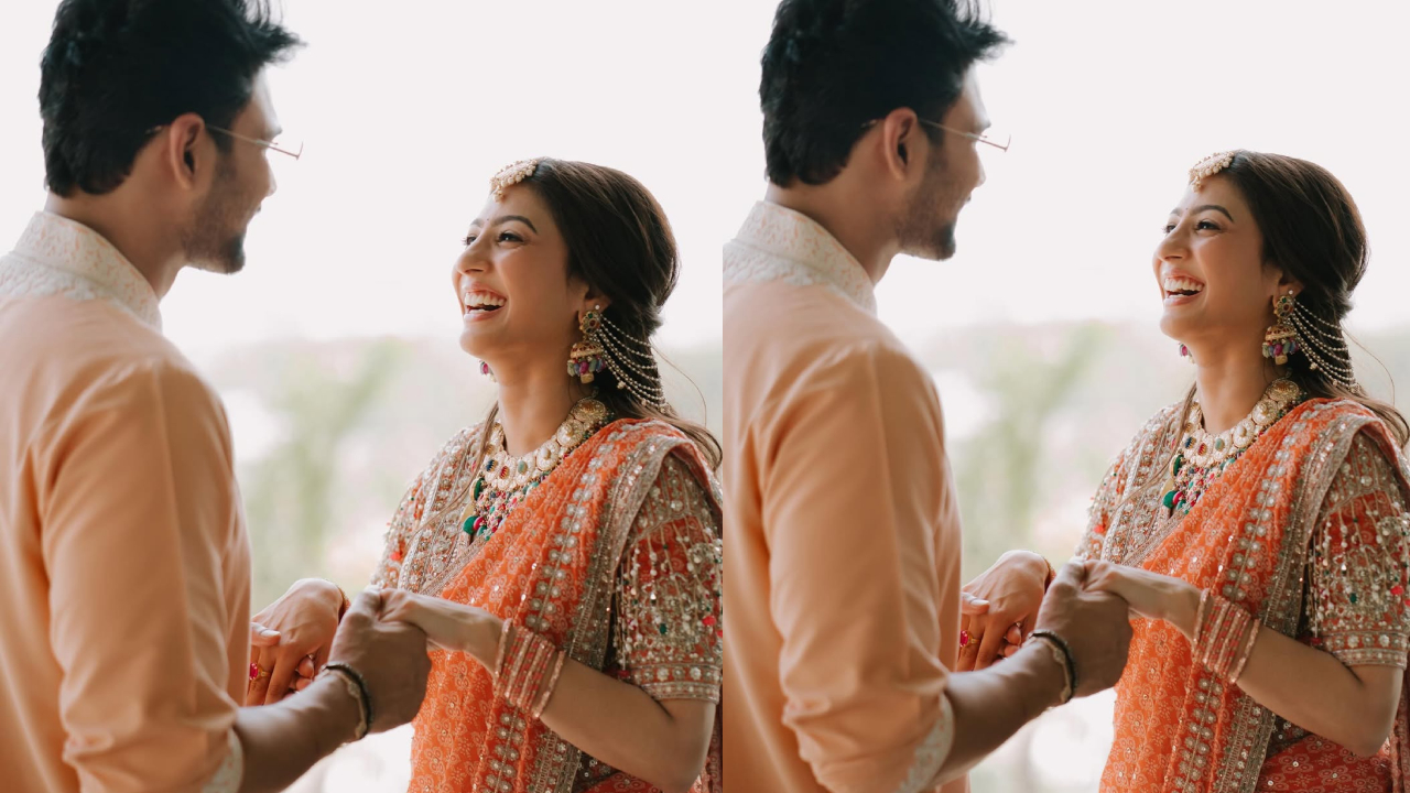 Photos: ʻನಿನ್ನ ನಗು ಮಾಸದಂತೆ ನೋಡಿಕೊಳ್ಳುವೆʼ; ಭಾವಿ ಪತ್ನಿ ಕಾವ್ಯರನ್ನು ಪರಿಚಯಿಸಿದ ತೆಲುಗು ನಟ ಬೆಲ್ಲಂಕೊಂಡ ಶ್ರೀನಿವಾಸ್ - Image 1