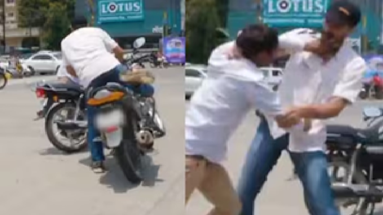 ನಡುರಸ್ತೆಯಲ್ಲಿ ಯುವಕರ ಬಿಗ್ ಫೈಟ್! ವಿಡಿಯೊ ನೋಡಿ