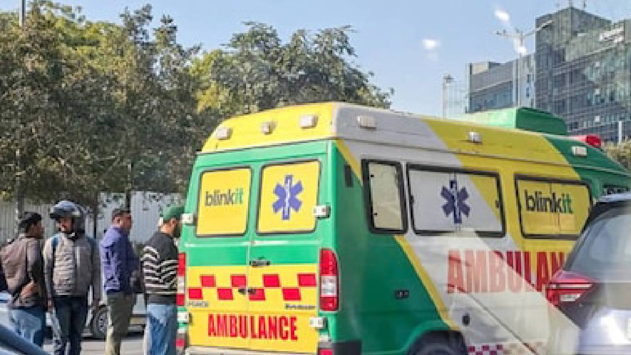 4 ನಿಮಿಷದಲ್ಲಿ ತಲುಪಿ ವೃದ್ಧೆಯ ಪ್ರಾಣ ಉಳಿಸಿದ ಬ್ಲಿಂಕಿಟ್ ಆಂಬ್ಯುಲೆನ್ಸ್