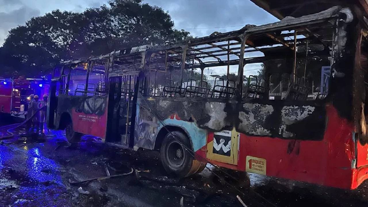 BMTC bus fire: ಚಲಿಸುತ್ತಿದ್ದ ಬಿಎಂಟಿಸಿ ಬಸ್‌ ಸುಟ್ಟು ಕರಕಲು, 75 ಪ್ರಯಾಣಿಕರು ಪಾರು