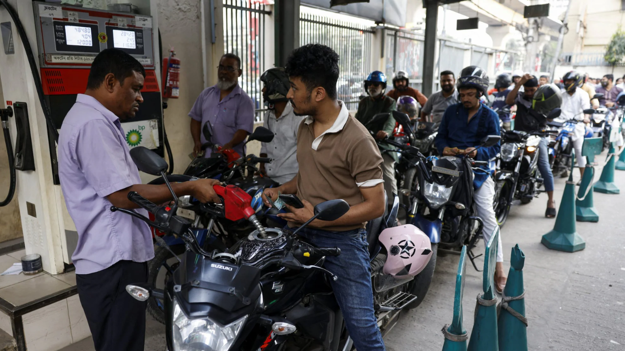 ವಿದ್ಯುತ್ ಉಳಿಸಲು ವಿವಿಗಳನ್ನು ಮುಚ್ಚಿದ ಬಾಂಗ್ಲಾದೇಶ