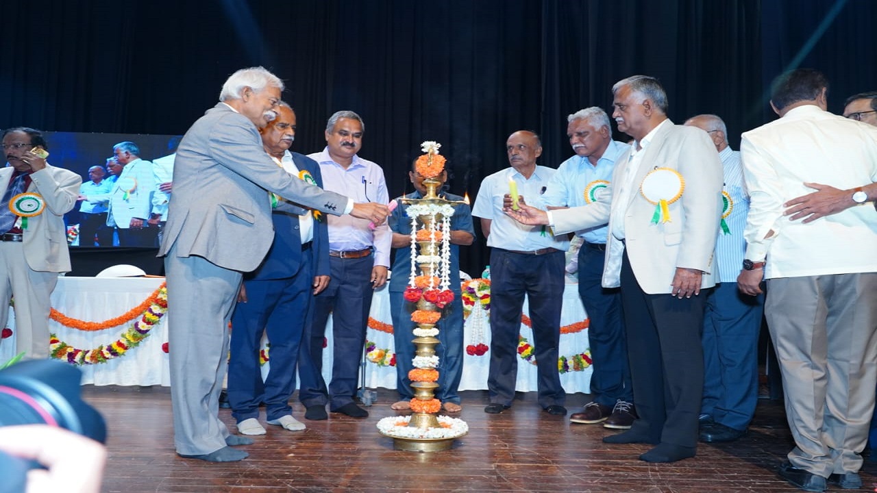 ಚಾರ್ಟರ್ಡ್ ಸಹಕಾರಿ ಬ್ಯಾಂಕ್ ದೇಶದಲ್ಲೇ ಮಾದರಿ ಬ್ಯಾಂಕ್