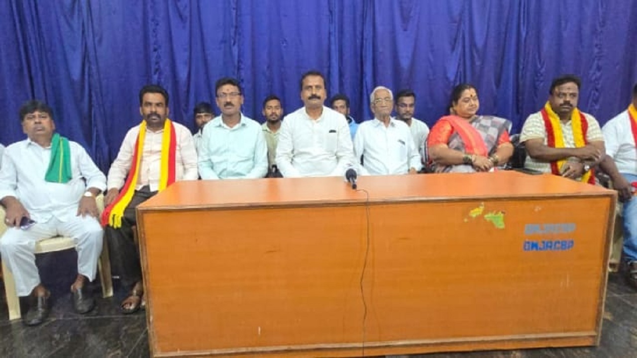 ಬಯಲುಸೀಮೆ ಜಿಲ್ಲೆಗಳ ನೀರಿನ ಬವಣೆ ತಪ್ಪಿಸಲು ಕ್ರಾಂತಿಕಾರಿ ಹೋರಾಟ ಅನಿವಾರ್ಯ