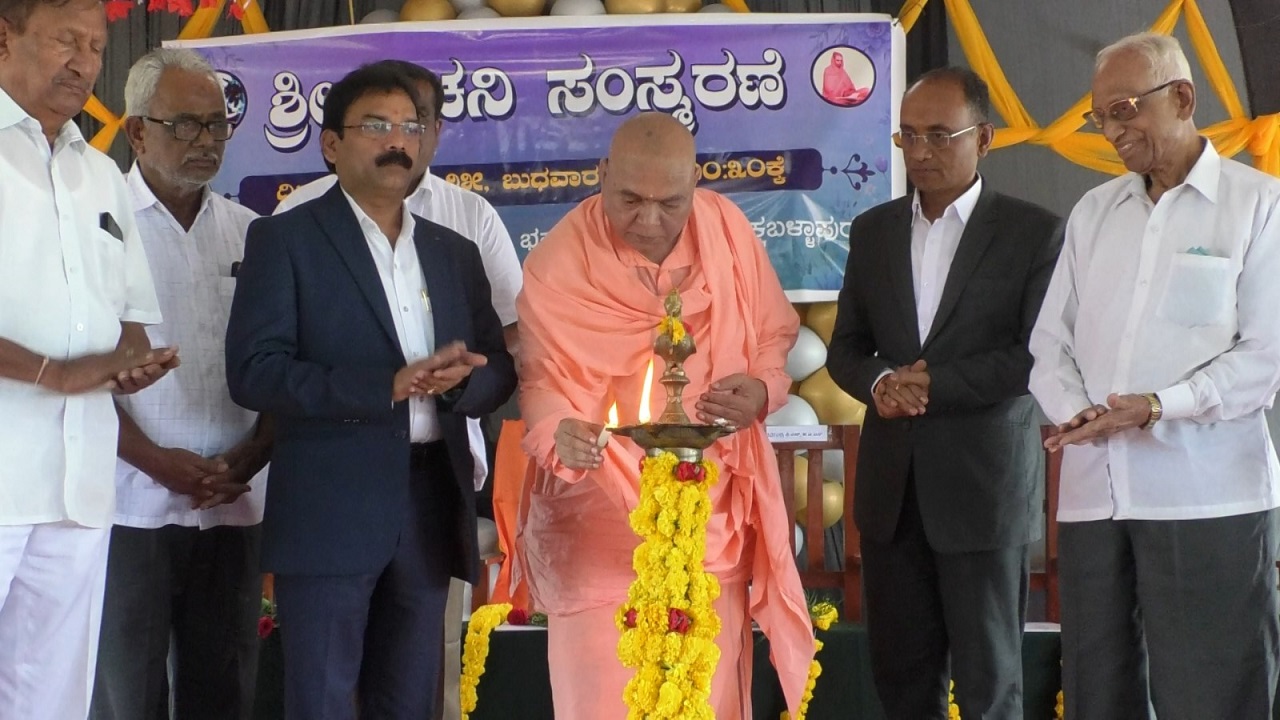 Chikkaballapur News: ಸಾಹಿತ್ಯದ ಮೂಲಕವೇ ಅಂತರಂಗದಲ್ಲಿ ಬೆಳಕು ಮೂಡಿಸುವ ಗುರುವಾದವರು ಶ್ರೀಜಚನಿ : ನಿಡುಮಾಮಿಡಿ ಪೀಠಾಧ್ಯಕ್ಷ ಶ್ರೀ ವೀರಭದ್ರ ಚನ್ನಮಲ್ಲ ಸ್ವಾಮೀಜಿ