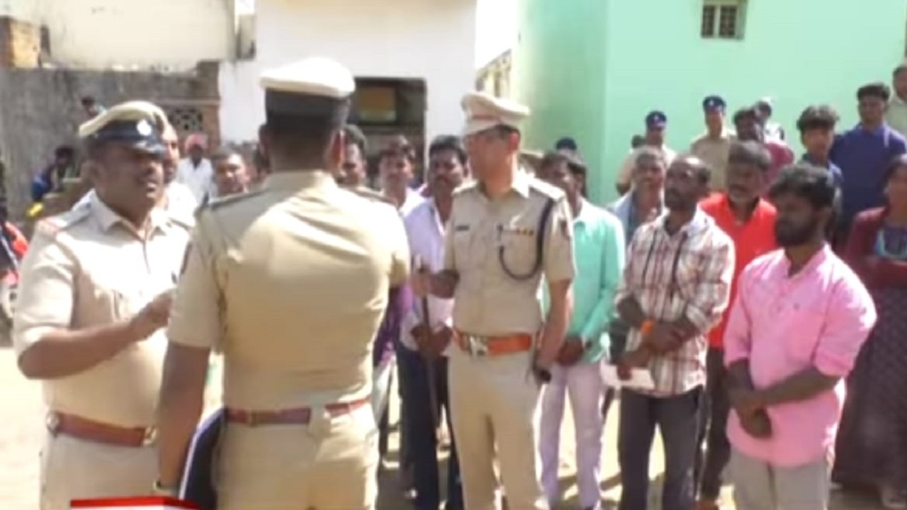 ಗ್ರಾಮದೇವತೆಯ ಮೆರವಣಿಗೆಯಲ್ಲಿ ಅಸ್ಪೃಶ್ಯತೆ ಆಚರಣೆ