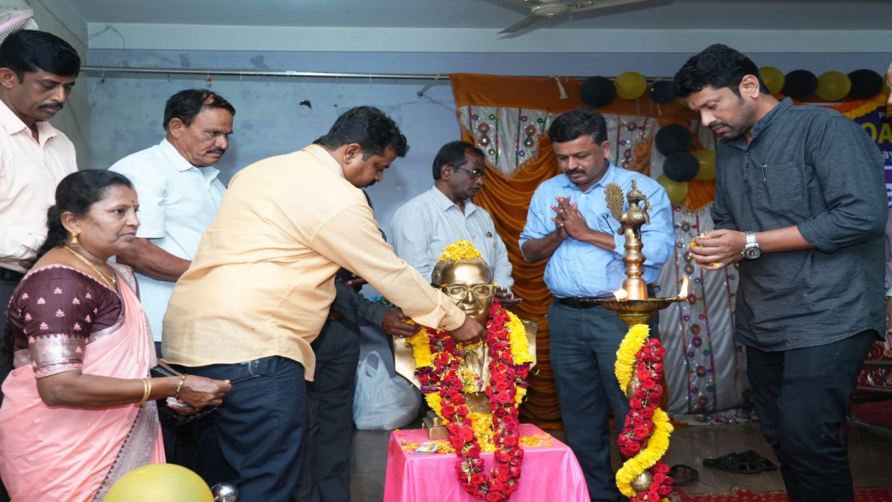 ಪ್ರತಿಭಾವಂತರನ್ನು ಗುರುತಿಸಿ ಪುರಸ್ಕರಿಸುವುದು ನಾಗರೀಕ ಸಮಾಜದ ಜವಾಬ್ದಾರಿ