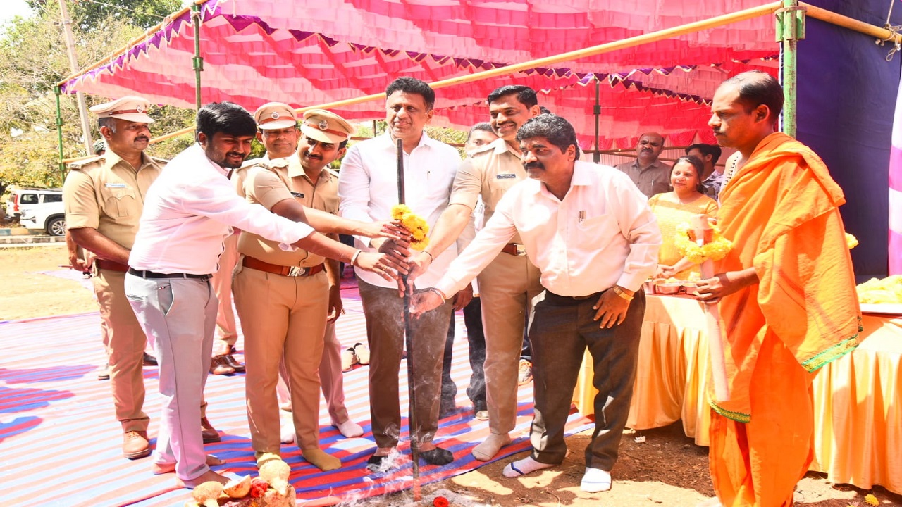 ಕಾಮಗಾರಿಗೆ ಜಿಲ್ಲಾ ಉಸ್ತುವಾರಿ ಸಚಿವರಿಂದ ಶಂಕುಸ್ಥಾಪನೆ