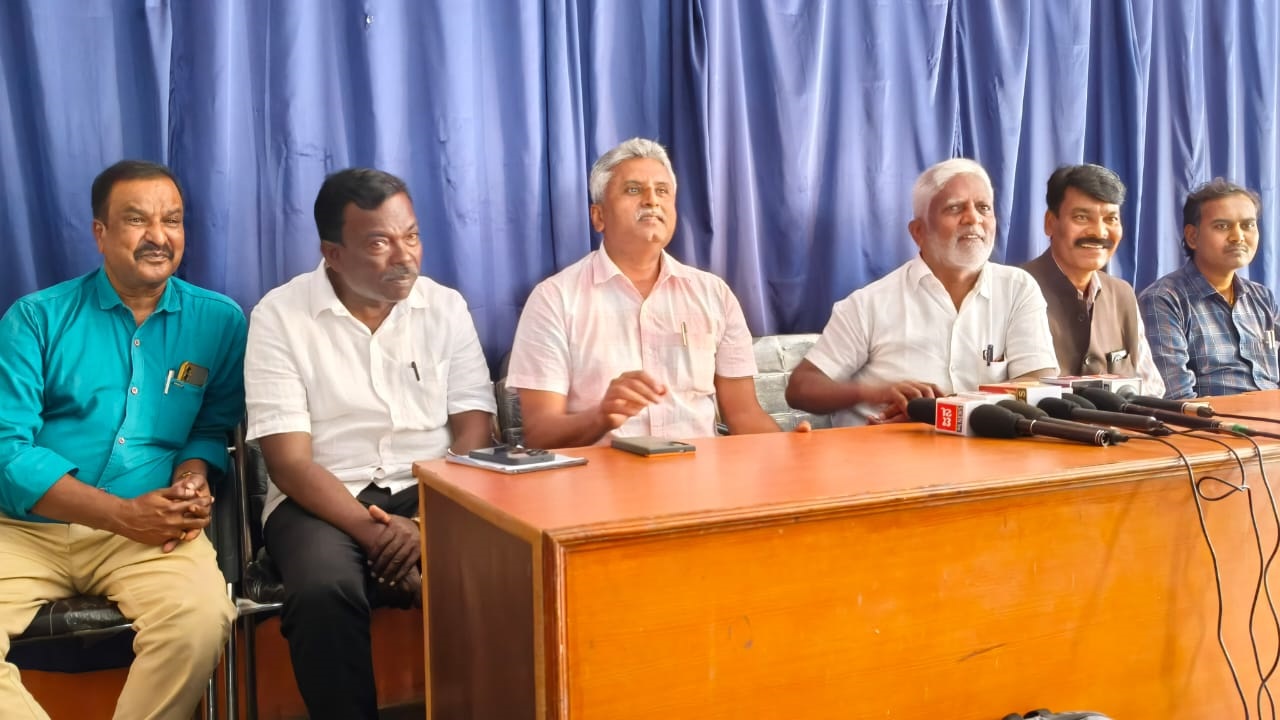 Chikkaballapur News: ಖಾಲಿ ಹುದ್ದೆಗಳ ಶೀಘ್ರ ಭರ್ತಿಗೆ ಕ್ರಮವಹಿಸ ಬೇಕು : ಮುಖ್ಯಮಂತ್ರಿ ಬದಲಾದಲ್ಲಿ ದಲಿತರನ್ನು ಸಿ.ಎಂ.ಮಾಡಿ : ಶಿವಶಂಕರ್ ಒತ್ತಾಯ