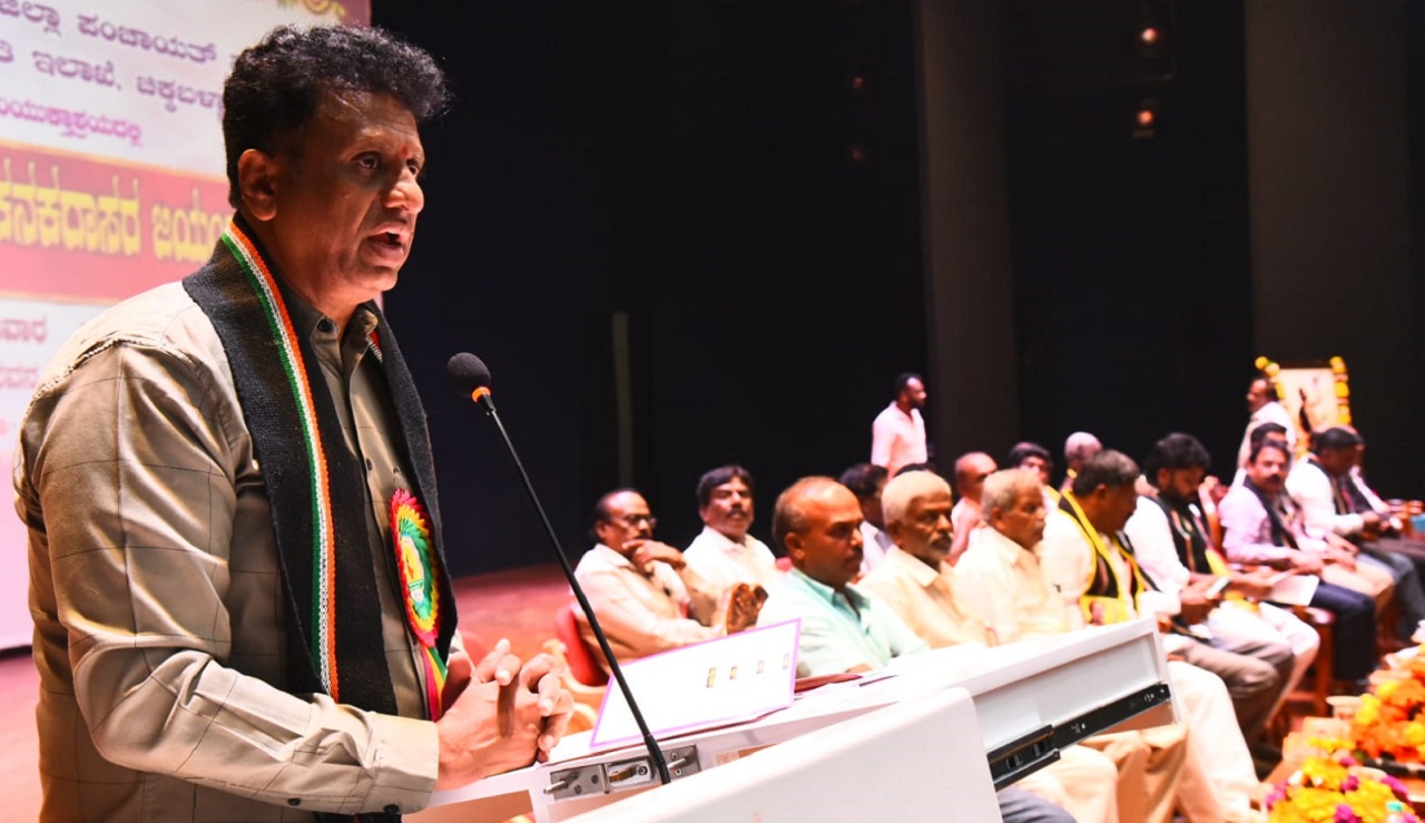 Minister Dr. M.C. Sudhakar: ಜಾತಿ ಪದ್ದತಿ ಮತ್ತು ಅಸಮಾನತೆಯ ವಿರುದ್ಧ ಸಮರ ಸಾರಿದ್ಧ ಕ್ರಾಂತಿಕಾರಿ ಯುಗಪುರುಷ ಕನಕದಾಸ : ಡಾ.ಎಂ.ಸಿ.ಸುಧಾಕರ್