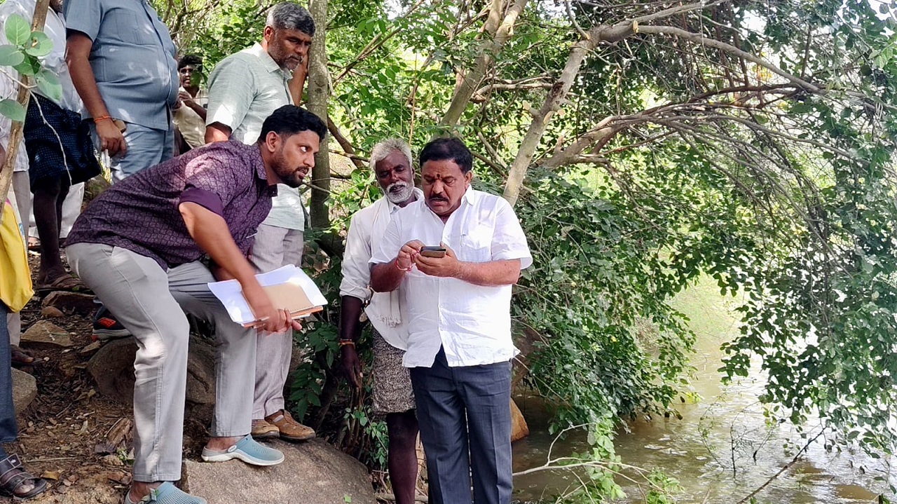 ಅಧಿಕಾರಿಗಳೊಂದಿಗೆ ಸುತ್ತಾಟ ೩ ತಿಂಗಳಲ್ಲಿ ೫ ಕೋಟಿ ವೆಚ್ಚದ ಕಾಮಗಾರಿ ಪ್ರಾರಂಭ