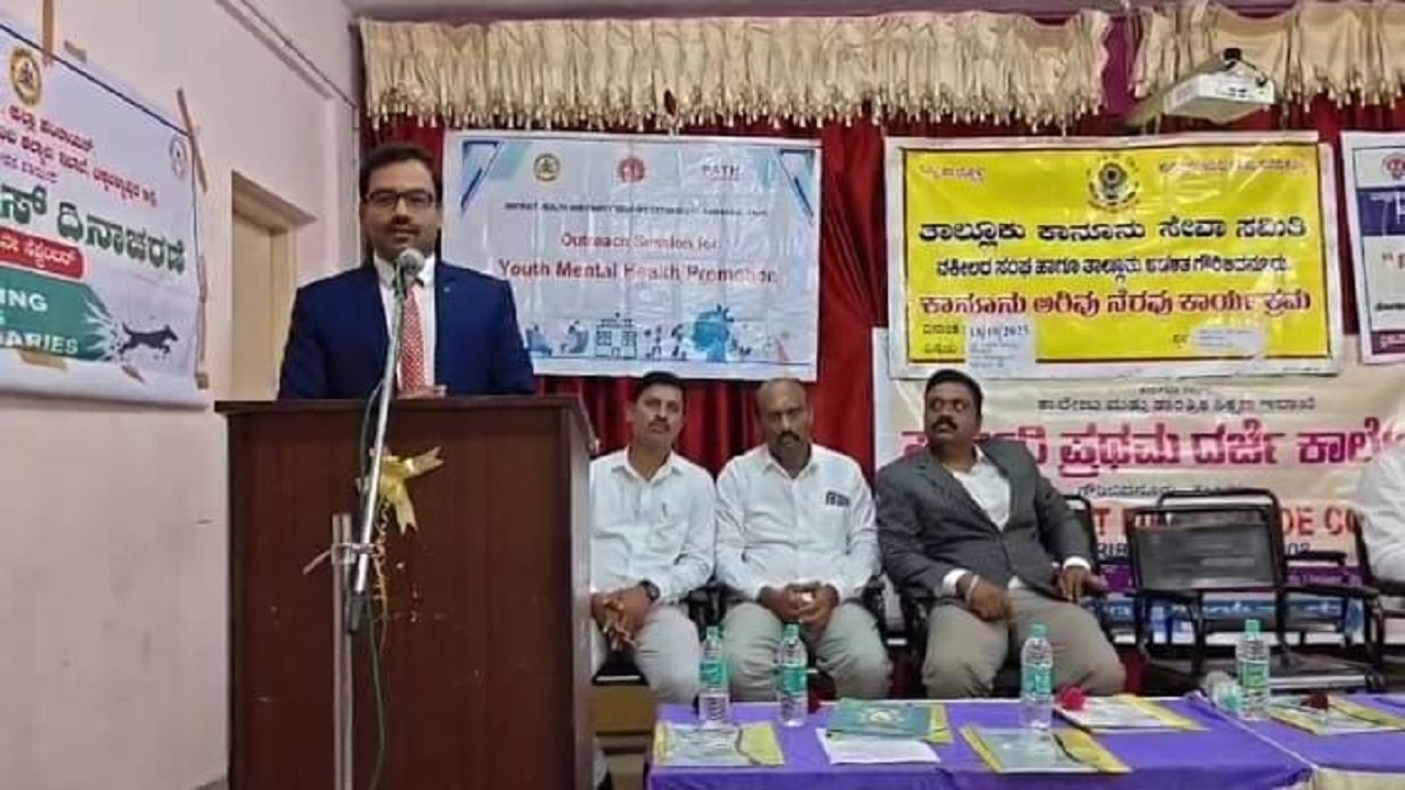 ಪೋಷಕರು ಹೆಣ್ಣು ಮಕ್ಕಳ ಶಿಕ್ಷಣಕ್ಕೆ ಒತ್ತು ನೀಡಬೇಕು