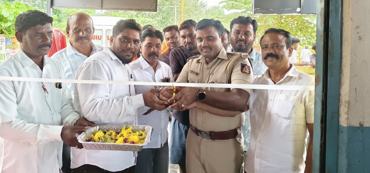 Gauribidanur News: ರಕ್ತದಾನದಿಂದ ಜೀವ ಉಳಿಸಿದ ಶ್ರೇಯಸ್ಸು ನಮ್ಮದಾಗಲಿದೆ: ಪಿಎಸ್‌ಐ ರಮೇಶ್ ಗುಗ್ಗರಿ ಅಭಿಮತ