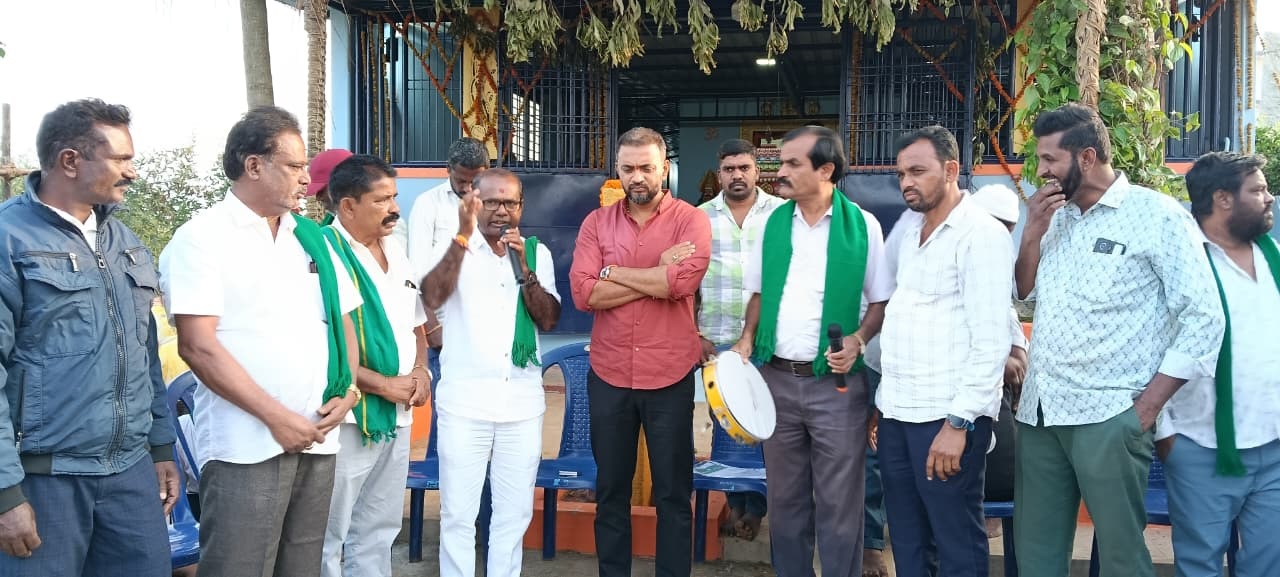 ಲೇಔಟ್ ಅಭಿವೃದ್ಧಿಪಡಿಸಿ ಜನತೆಗೆ ನೀಡಿದರೆ ೧೦ ಲಕ್ಷ ನೀಡುವೆ