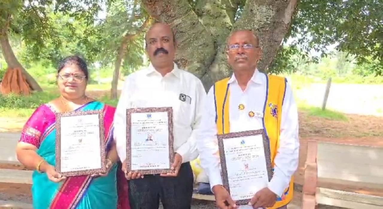 Chikkaballapur News: ಲಯನ್ಸ್ ಸಂಸ್ಥೆಯಿಂದ ಡಿ.ಟಿ ಶ್ರೀನಿವಾಸ್‌ಮೂರ್ತಿಗೆ ಆಚಾರ್ಯ ಶ್ರೇಷ್ಠ ಪ್ರಶಸ್ತಿ ಪ್ರದಾನ