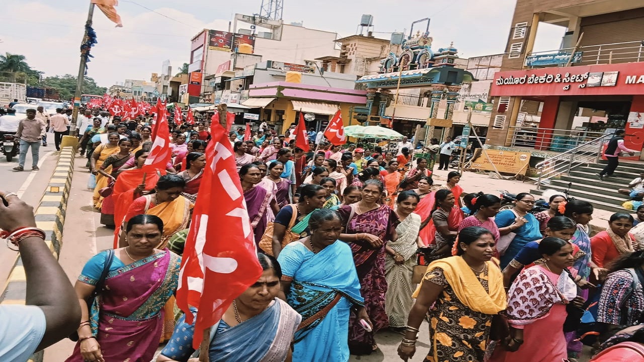 ಕಾಯ್ದೆಗಳು ಕಾರ್ಮಿಕರ ಬದುಕನ್ನು ದುಸ್ತರಗೊಳಿಸುತ್ತದೆ