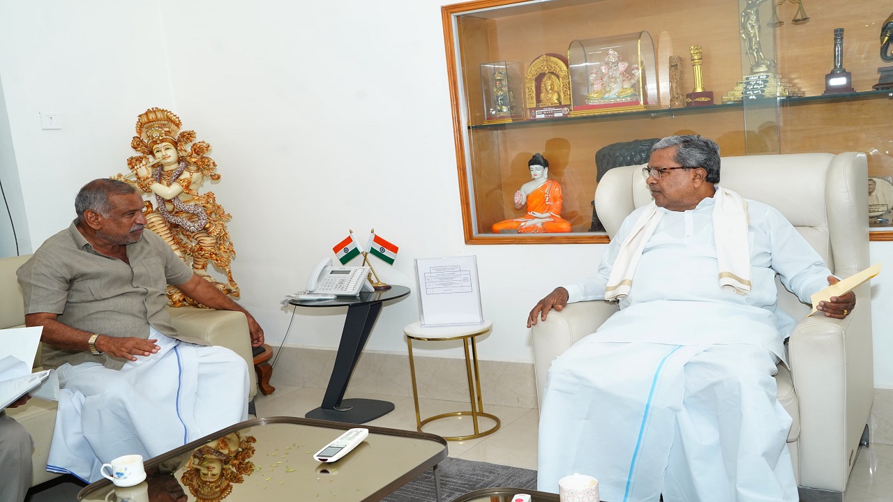 ಮಾಜಿ ಸಚಿವ ಜೆ.ಸಿ.ಮಾಧುಸ್ವಾಮಿ ಅವರಿಂದ ಸಿಎಂ ಭೇಟಿ