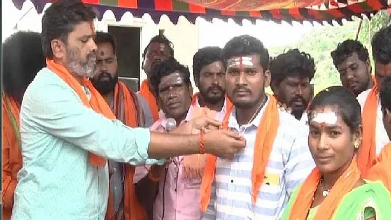 ಕನಸಿನಲ್ಲಿ ಬಂದ ಹನುಮ, ಕ್ರೈಸ್ತ ಮತದಿಂದ ಹಿಂದೂ ಧರ್ಮಕ್ಕೆ ಮರಳಿದ ಕುಟುಂಬ