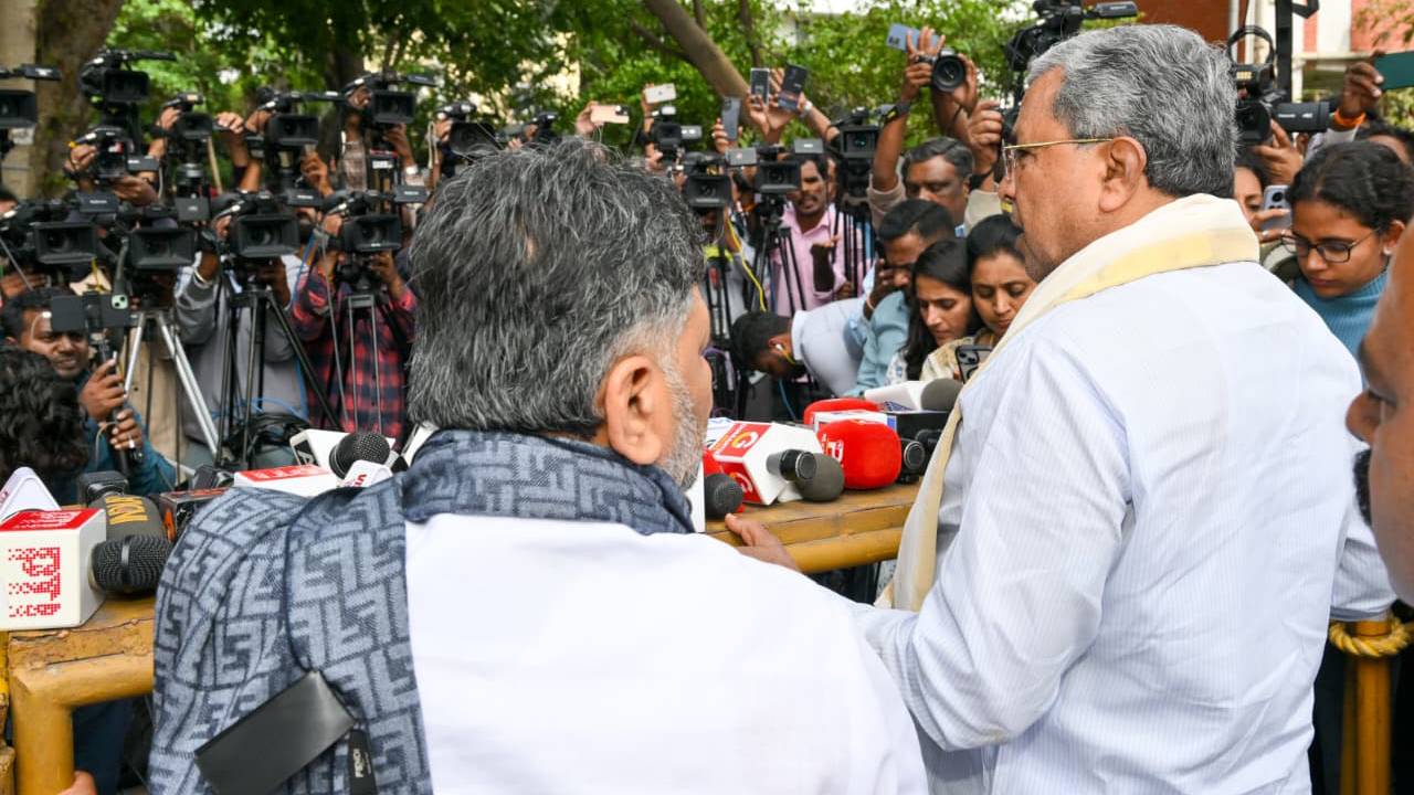 CM- DCM Meeting: ನಾವು ಒಗ್ಗಟ್ಟಾಗಿದ್ದೇವೆ, ನಮ್ಮದು ಒಂದೇ ಧ್ವನಿ: ಬ್ರೇಕ್‌ಫಾಸ್ಟ್‌ ಬಳಿಕ ಸಿಎಂ ಸಿದ್ದರಾಮಯ್ಯ- ಡಿಕೆ ಶಿವಕುಮಾರ್ ಜಂಟಿ ಹೇಳಿಕೆ