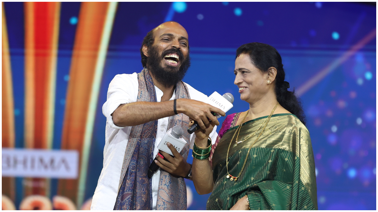 ಕಲರ್ಸ್‌ ಕನ್ನಡ 'ಅನುಬಂಧ ಅವಾರ್ಡ್ಸ್‌': ಕಿರುತೆರೆ ಕಲಾವಿದರ ಸಂಭ್ರಮಕ್ಕೆ ಮೆರುಗು ತುಂಬಿದ ಸ್ಯಾಂಡಲ್‌ವುಡ್‌ ದಿಗ್ಗಜರು - Image 5