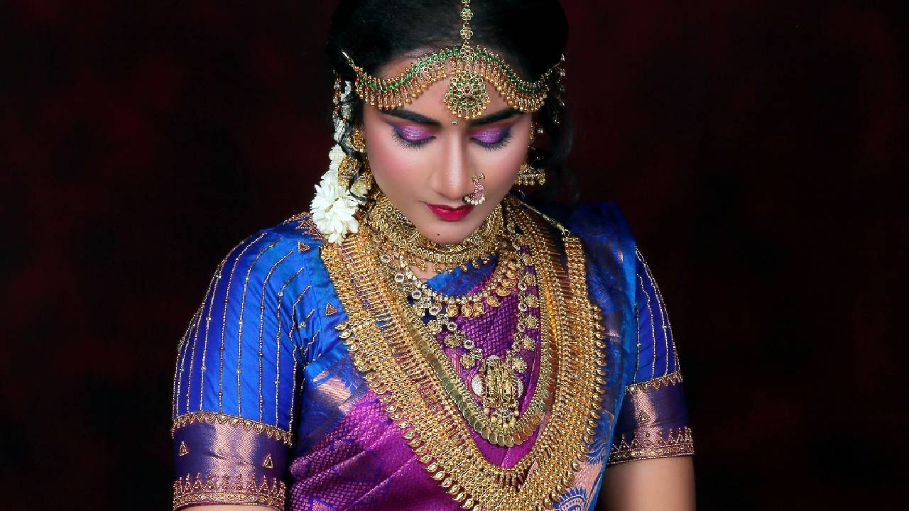 ವರಮಹಾಲಕ್ಷ್ಮಿ ಹಬ್ಬದ ಟ್ರೆಡಿಷನಲ್ ಸಿಂಗಾರ ಹೀಗಿರಲಿ