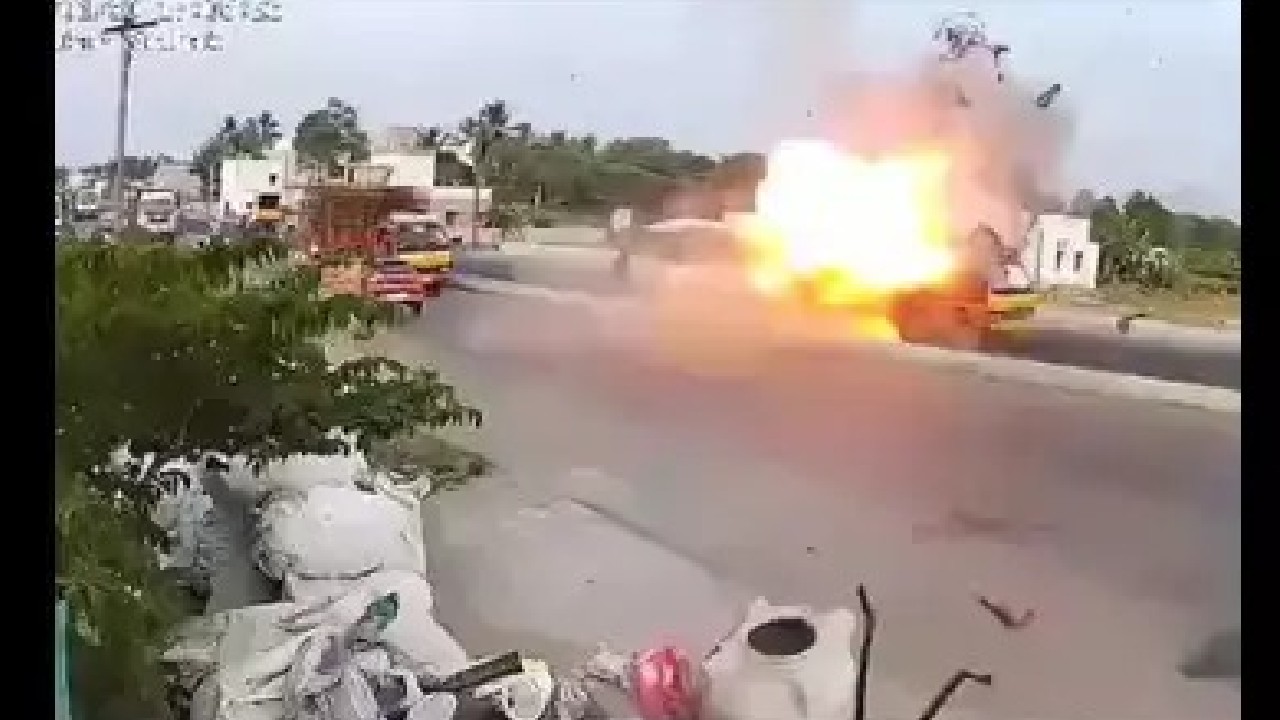 ಟ್ರಕ್ನಲ್ಲಿದ್ದ ಸಿಲಿಂಡರ್ ಸ್ಫೋಟ; ಕೊನೆಗೆ ಆಗಿದ್ದೇನು?