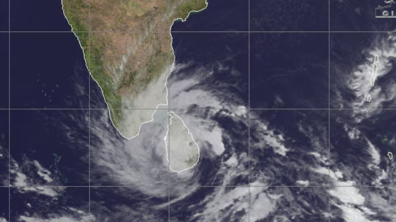 ಶೀಘ್ರದಲ್ಲೇ ಕರ್ನಾಟಕಕ್ಕೆ ಅಪ್ಪಳಿಸಲಿದೆ ದಿತ್ವಾ ಚಂಡಮಾರುತ