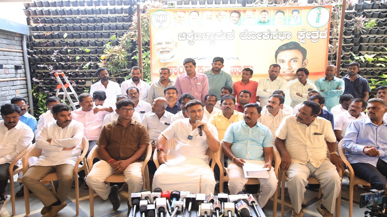 ಸ್ಥಳೀಯ ಶಾಸಕ, ಜಿಲ್ಲಾ ಉಸ್ತುವಾರಿ ಸಚಿವರನ್ನು ಜನ ನಂಬಲ್ಲ
