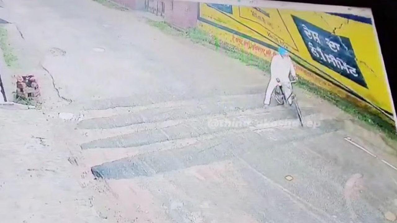 ವೃದ್ಧನ ಮೇಲೆ ಕುಸಿದು ಬಿದ್ದ ಗೋಡೆ- ವಿಡಿಯೊ ನೋಡಿ