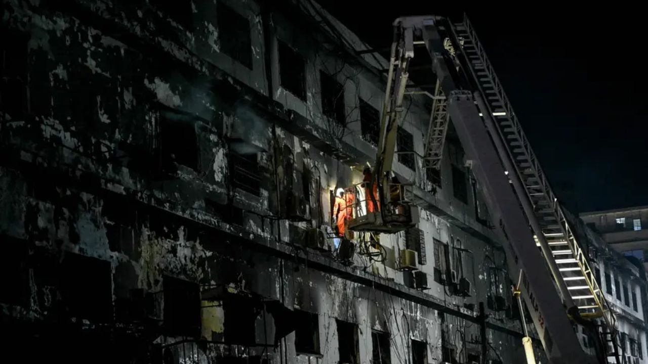 ಪಾಕಿಸ್ತಾನದ ಕರಾಚಿ ಶಾಪಿಂಗ್ ಮಾಲ್‍ನಲ್ಲಿ ಬೆಂಕಿ ದುರಂತ
