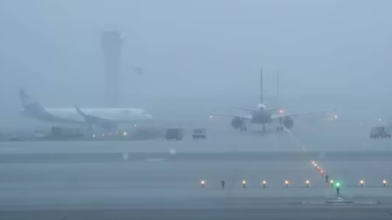 ದಿಲ್ಲಿಯಲ್ಲಿ ದಟ್ಟ ಮಂಜು; 118 ವಿಮಾನಗಳ ಹಾರಾಟ ರದ್ದು