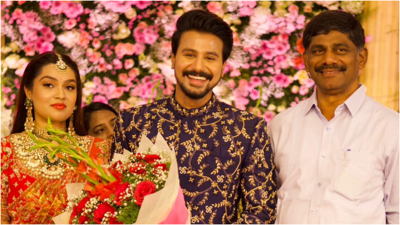 Photos: ಗುಬ್ಬಿ ಶಾಸಕ ಶ್ರೀನಿವಾಸ್ ಪುತ್ರ, ನಟ ದುಷ್ಯಂತ್ - ರಚನಾ ಮದುವೆ ಆರತಕ್ಷತೆಯಲ್ಲಿ ಸಿದ್ದರಾಮಯ್ಯ ಭಾಗಿ; ನವಜೋಡಿಗೆ ಸಿಎಂ ಶುಭ ಹಾರೈಕೆ - Image 4