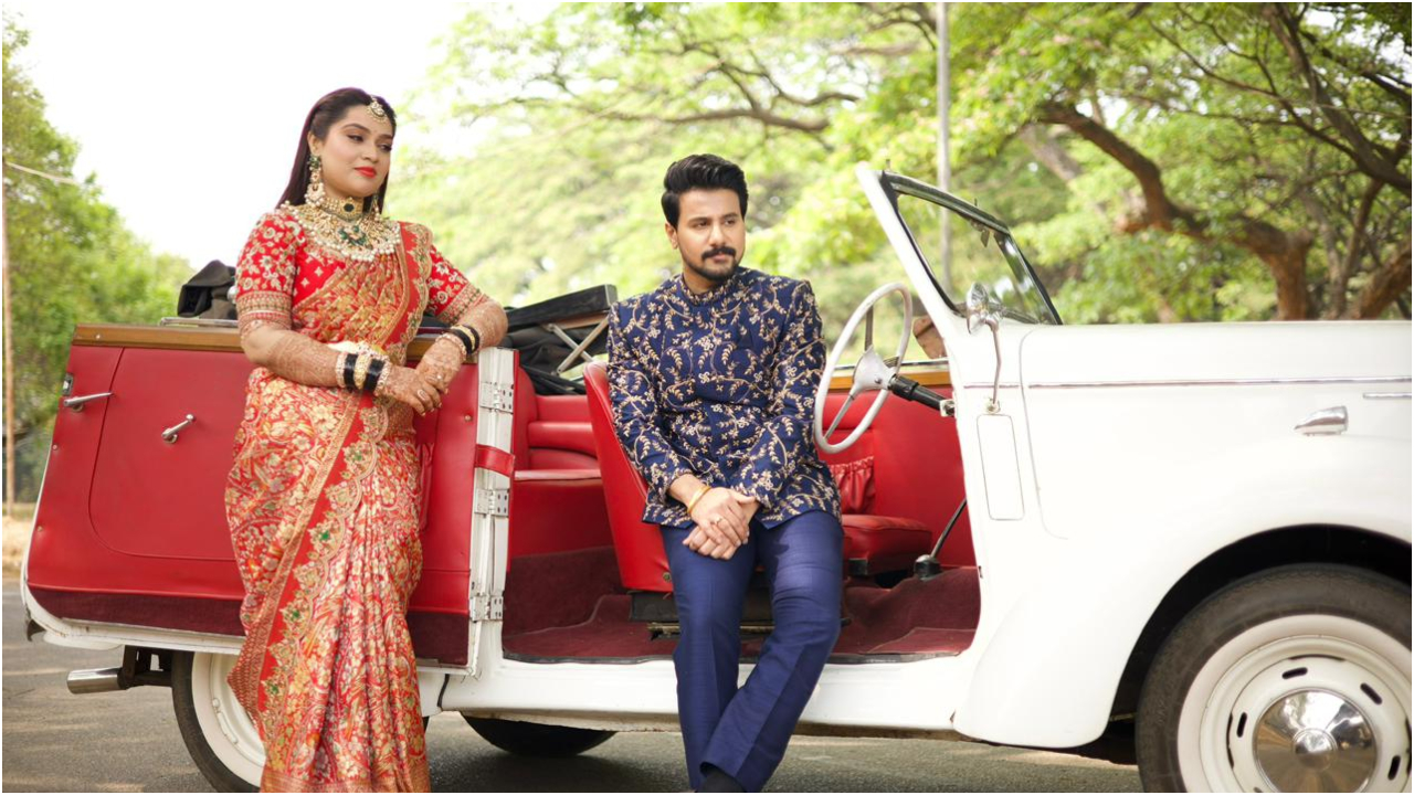 Photos: ಗುಬ್ಬಿ ಶಾಸಕ ಶ್ರೀನಿವಾಸ್ ಪುತ್ರ, ನಟ ದುಷ್ಯಂತ್ - ರಚನಾ ಮದುವೆ ಆರತಕ್ಷತೆಯಲ್ಲಿ ಸಿದ್ದರಾಮಯ್ಯ ಭಾಗಿ; ನವಜೋಡಿಗೆ ಸಿಎಂ ಶುಭ ಹಾರೈಕೆ - Image 6