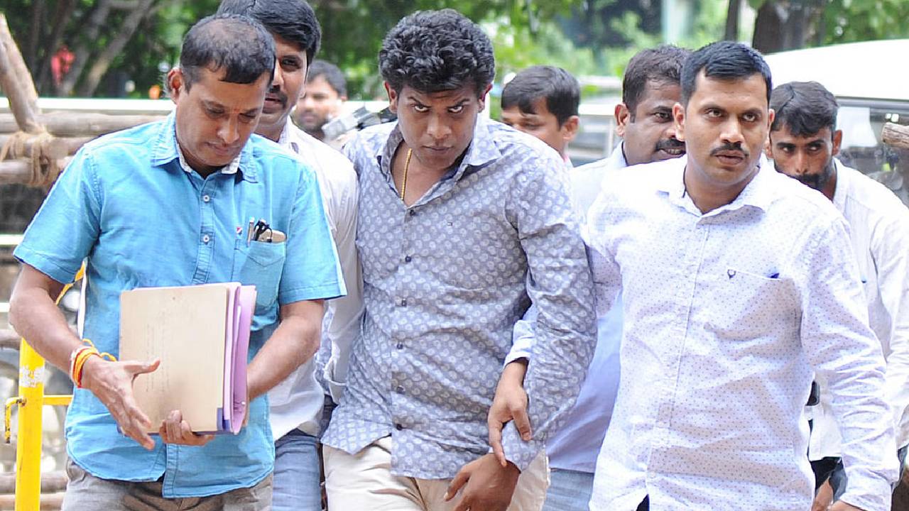 ಟಿಟಿಡಿ ಮಾಜಿ ಅಧ್ಯಕ್ಷನ ಮಗ ಗೀತಾ ವಿಷ್ಣು ಬೆಂಗಳೂರಿನಲ್ಲಿ ಪುಂಡಾಟಿಕೆ