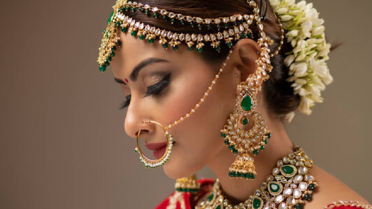 Gold price today on 22th Oct 2025: ಹಬ್ಬದ ದಿನವೇ ಸ್ವರ್ಣಪ್ರಿಯರಿಗೆ ಗುಡ್‌ನ್ಯೂಸ್‌! ಚಿನ್ನದ ದರದಲ್ಲಿ ಭಾರೀ ಇಳಿಕೆ
