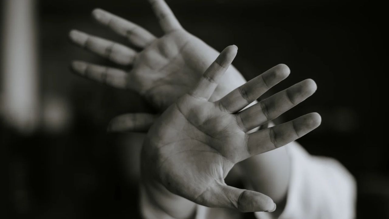 ಅತ್ಯಾಚಾರ, ಬೆದರಿಕೆ; ಮಹಿಳೆ ದೂರು