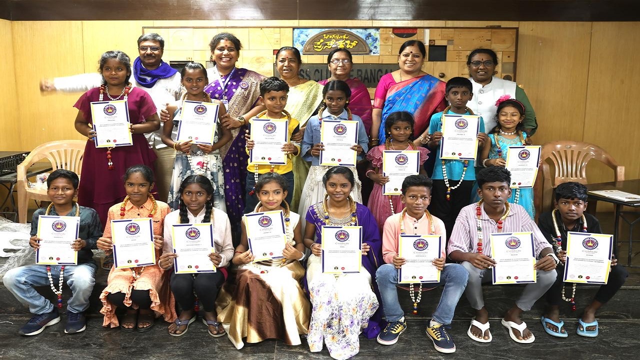 ವಿದ್ಯಾರ್ಥಿಗಳು ಉನ್ನತ ವಿದ್ಯಾಭ್ಯಾಸದ ಕಡೆಗೆ ಗಮನ ನೀಡಬೇಕು