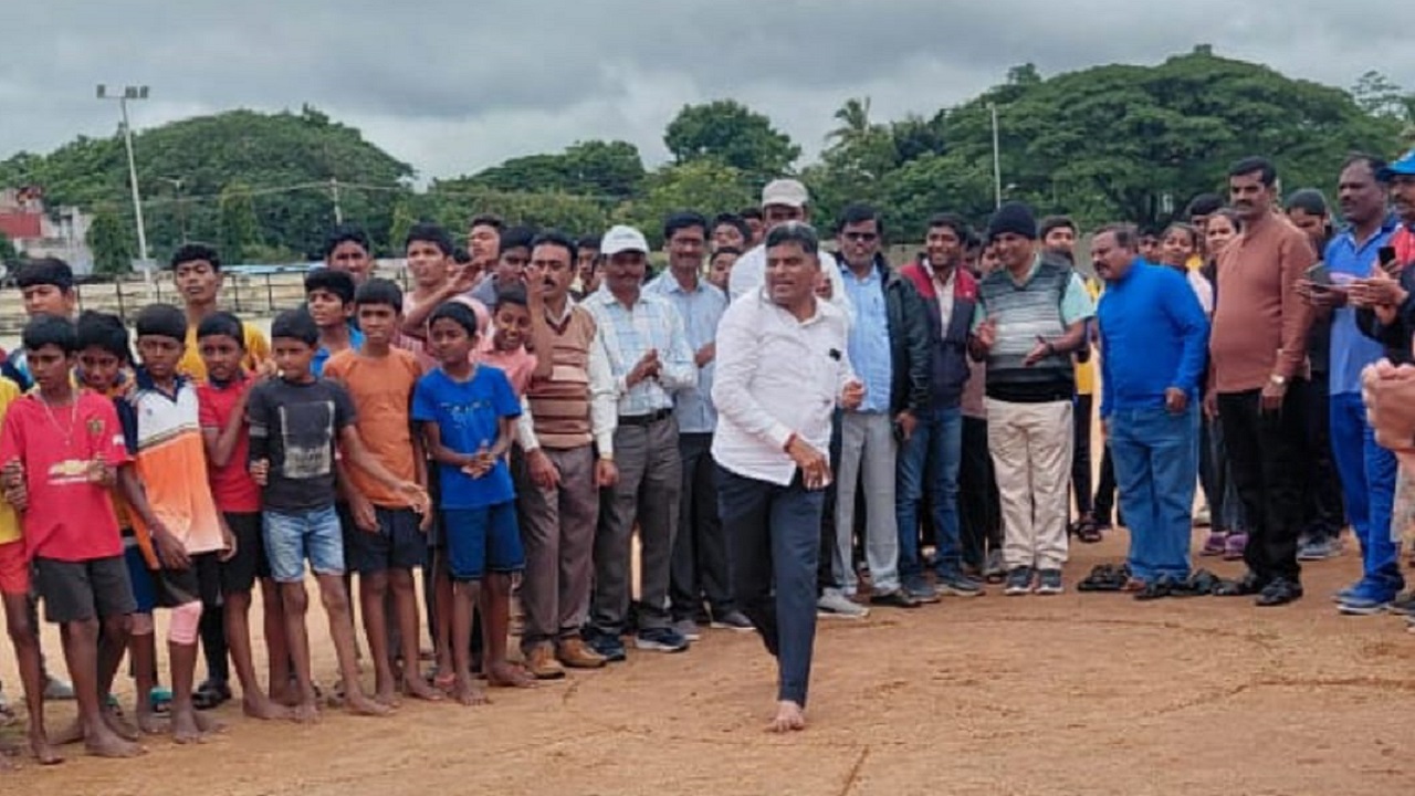 ಕಸಬಾ ಹೋಬಳಿ ಮಟ್ಟದ ಕ್ರೀಡಾಕೂಟಕ್ಕೆ ಚಾಲನೆ ನೀಡಿದ ಅಶೋಕ್ ರೆಡ್ಡಿ